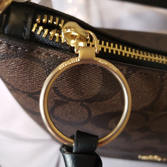 100% Authentic Coach Skylar Hobo Signature Bag - Picture 11 of 13